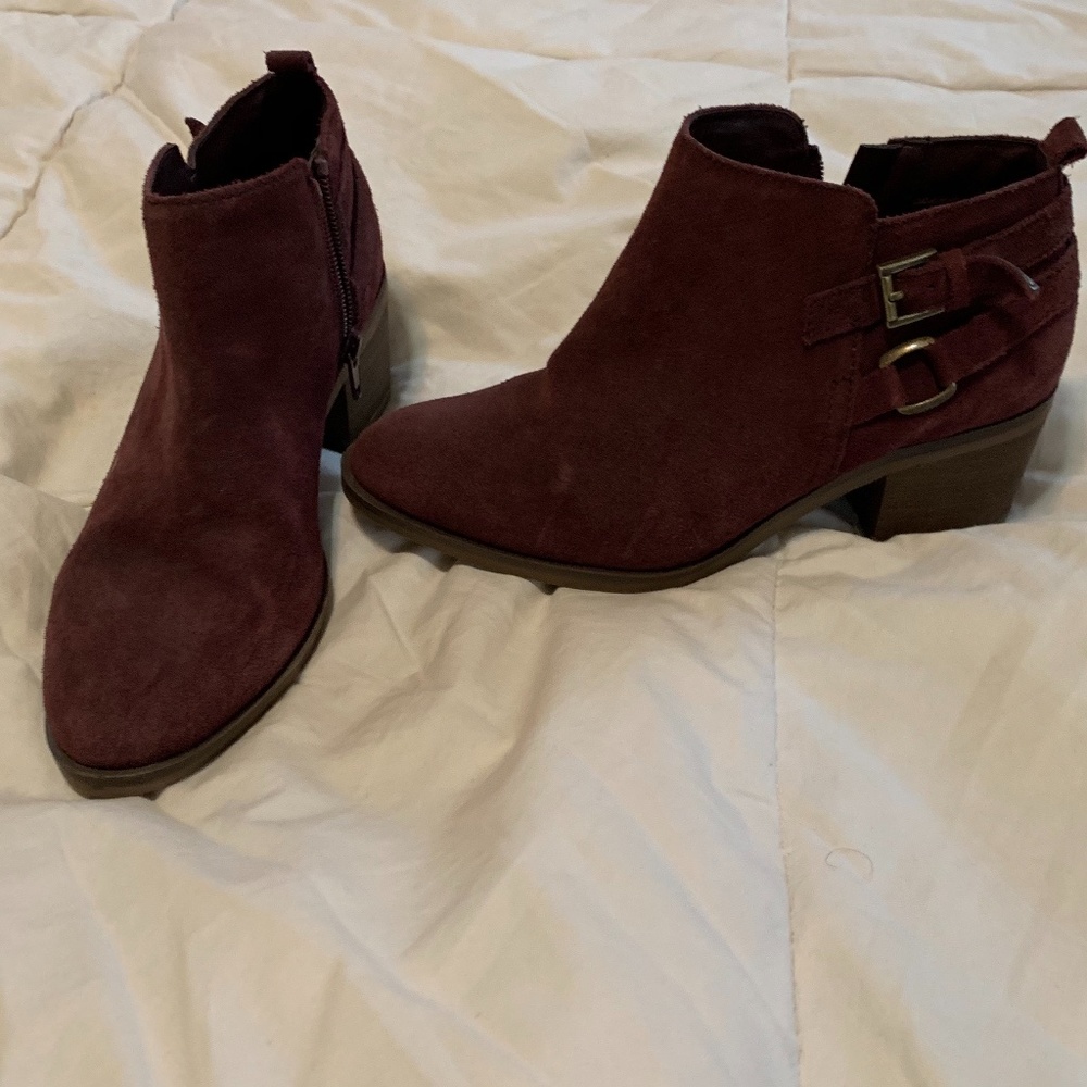 Sonoma Maroon/Purple Ankle Boots, Size 6